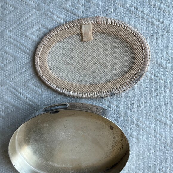 Mary Dunhill vintage compact sterling silver powder puff mirror - Picture 8 of 9